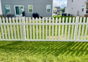 4' dog ear vinyl picket fence