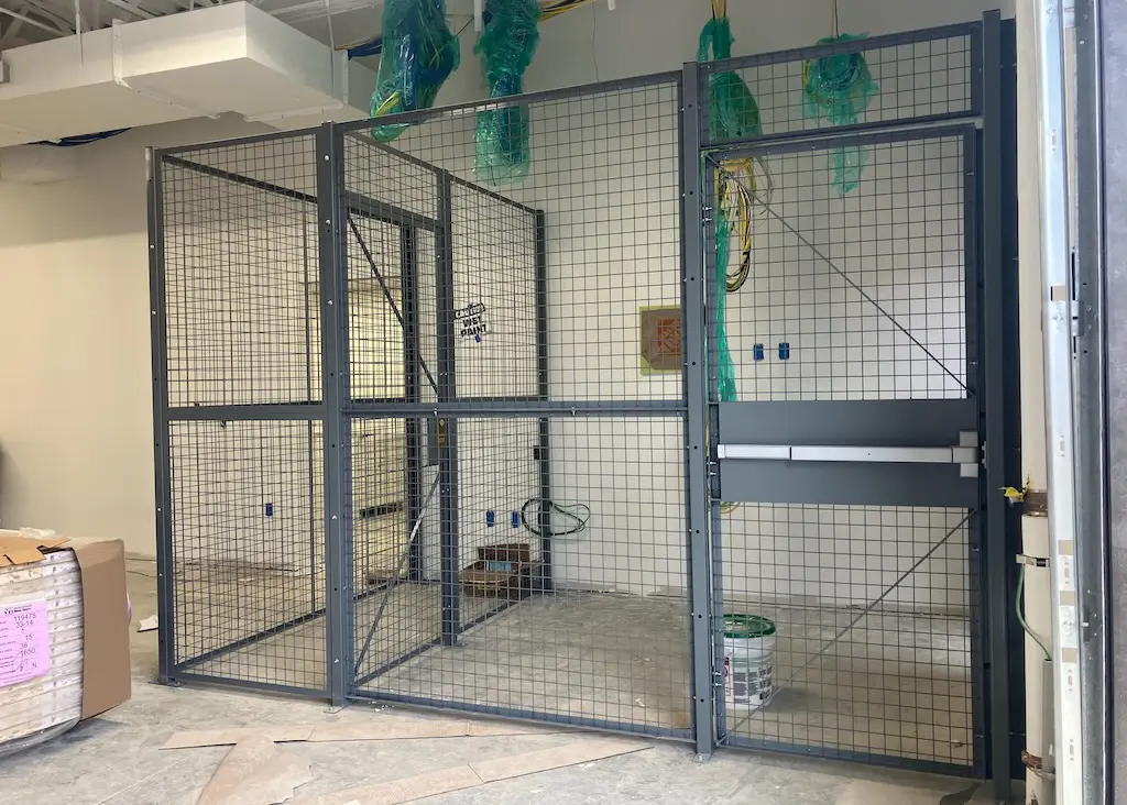 indoor tool crib with panic bar indoor wire mesh tool / IT cage with panic bar gate