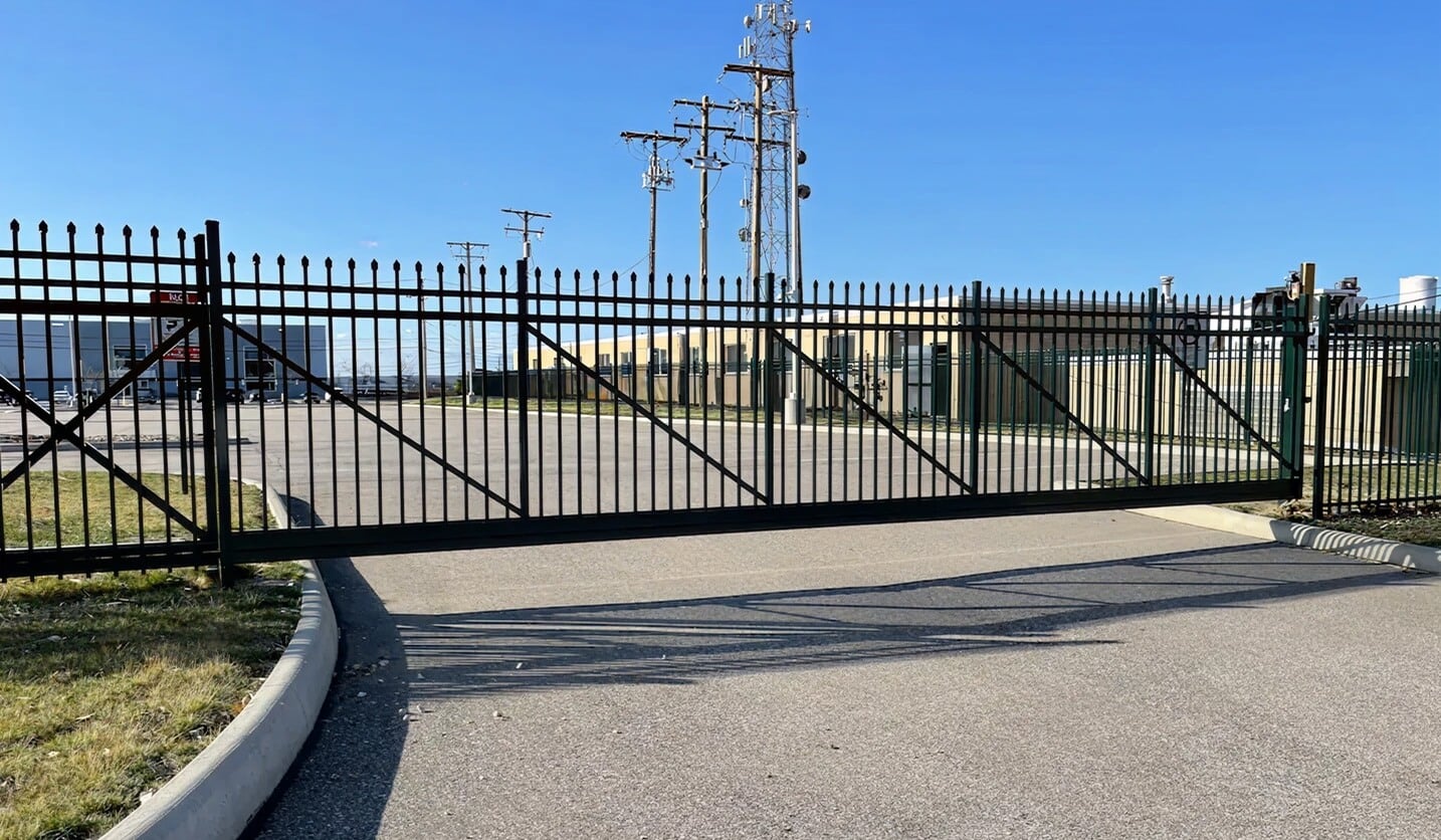 commercial-fence-contractor commercial fence contractor